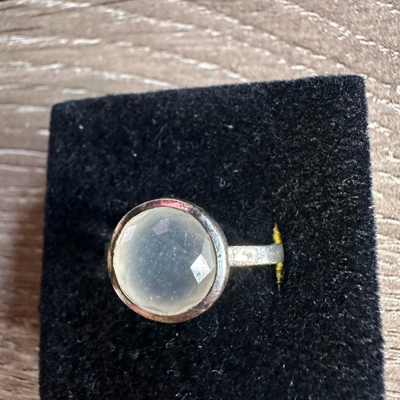 Elegant Sterling Silver Ring - Picture 2 of 7